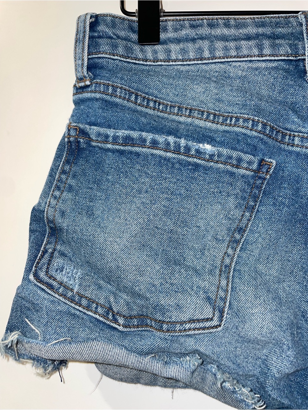 Kut From the Kloth Jane High Rise Short | Size 4 | Frayed Hem Distressed Shorts - Picture 7 of 8